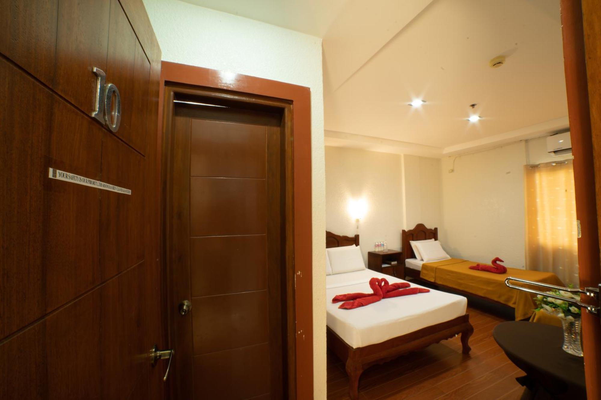 คาซานา สวีท Hotel Puerto Princesa ภายนอก รูปภาพ